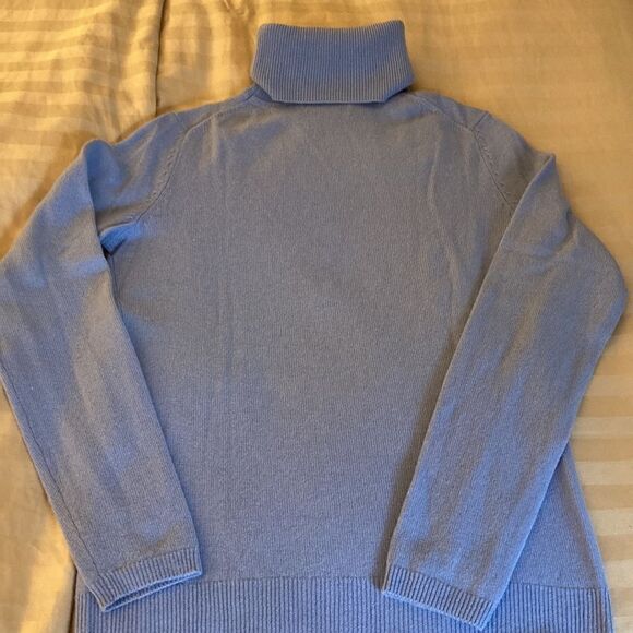 C by Bloomingdales 100 Cashmere Turtleneck Long Sleeve Sweater. Lavender. Size S - Picture 1 of 5